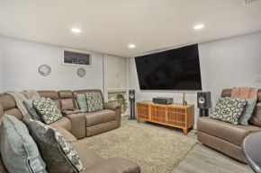 Saddle Brook Studio with Patio, Modern Interior